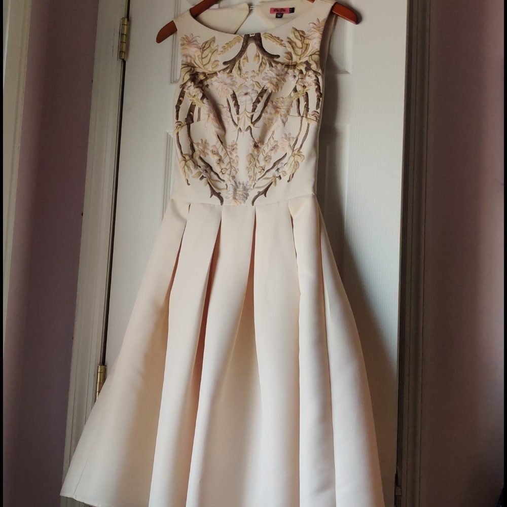 Chi Chi London Lace Applique Top Full Prom Midi Dr